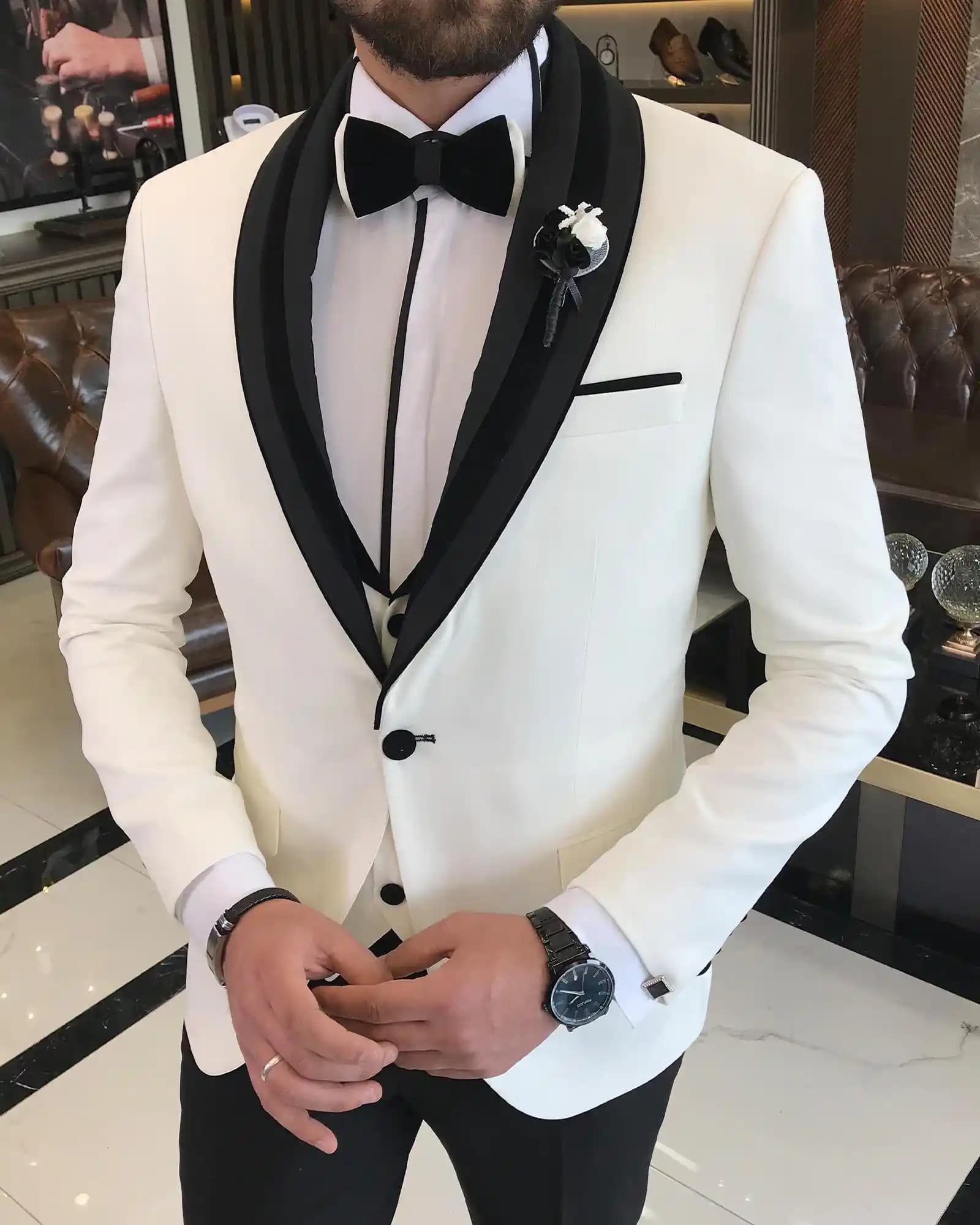 Beyaz Ceket ve Damatlık Kombinasyonlarıyla Modern ve Zarif Düğün Stili Rehberi