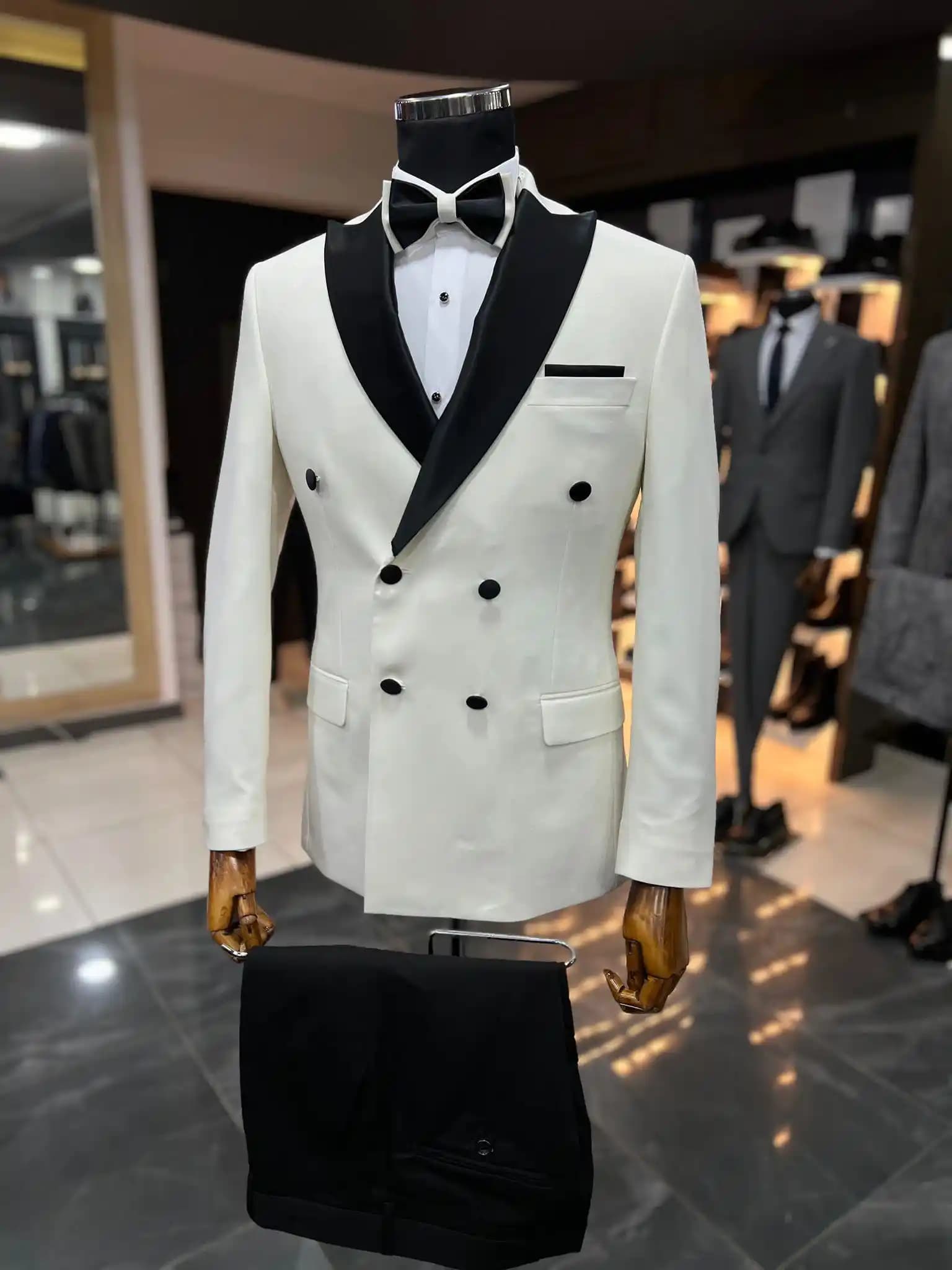 Beyaz Damatlıklar: Moda Trendleri, Seçim İpuçları ve Bakım Önerileri