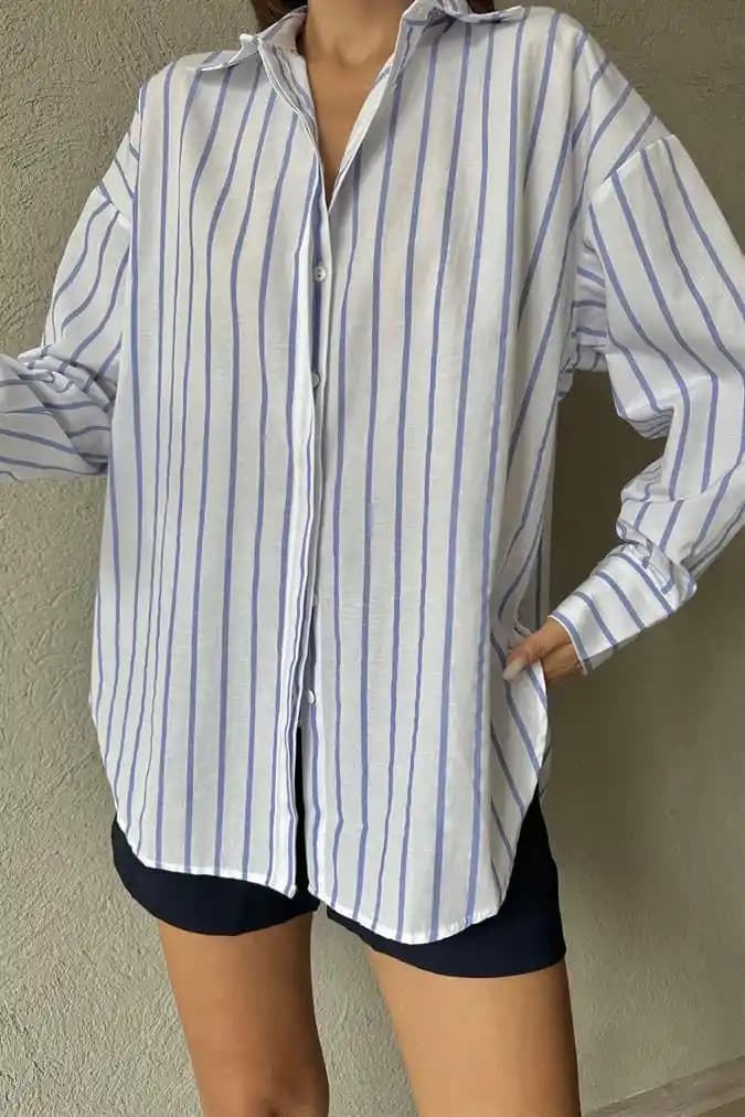 Beyaz Mavi Çizgili Gömlek: Zamansız ve Şık Bir Moda Parçası