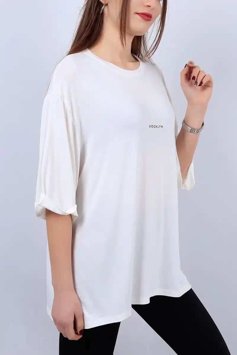 Beyaz Salaş Tişörtler: Moda Trendleri ve Kombinasyon Önerileriyle Rahat Şıklık