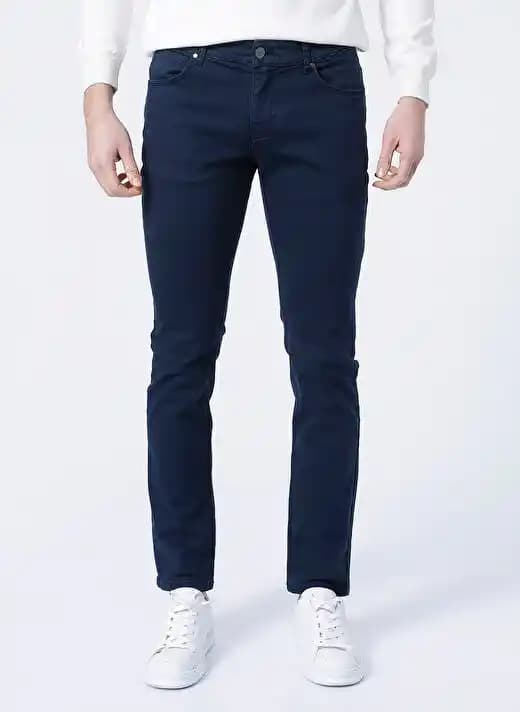 Beymen İş Pantolonlarıyla Şıklık ve Konforun Mükemmel Buluşması: Modern ve Dayanıklı Tasarımlar