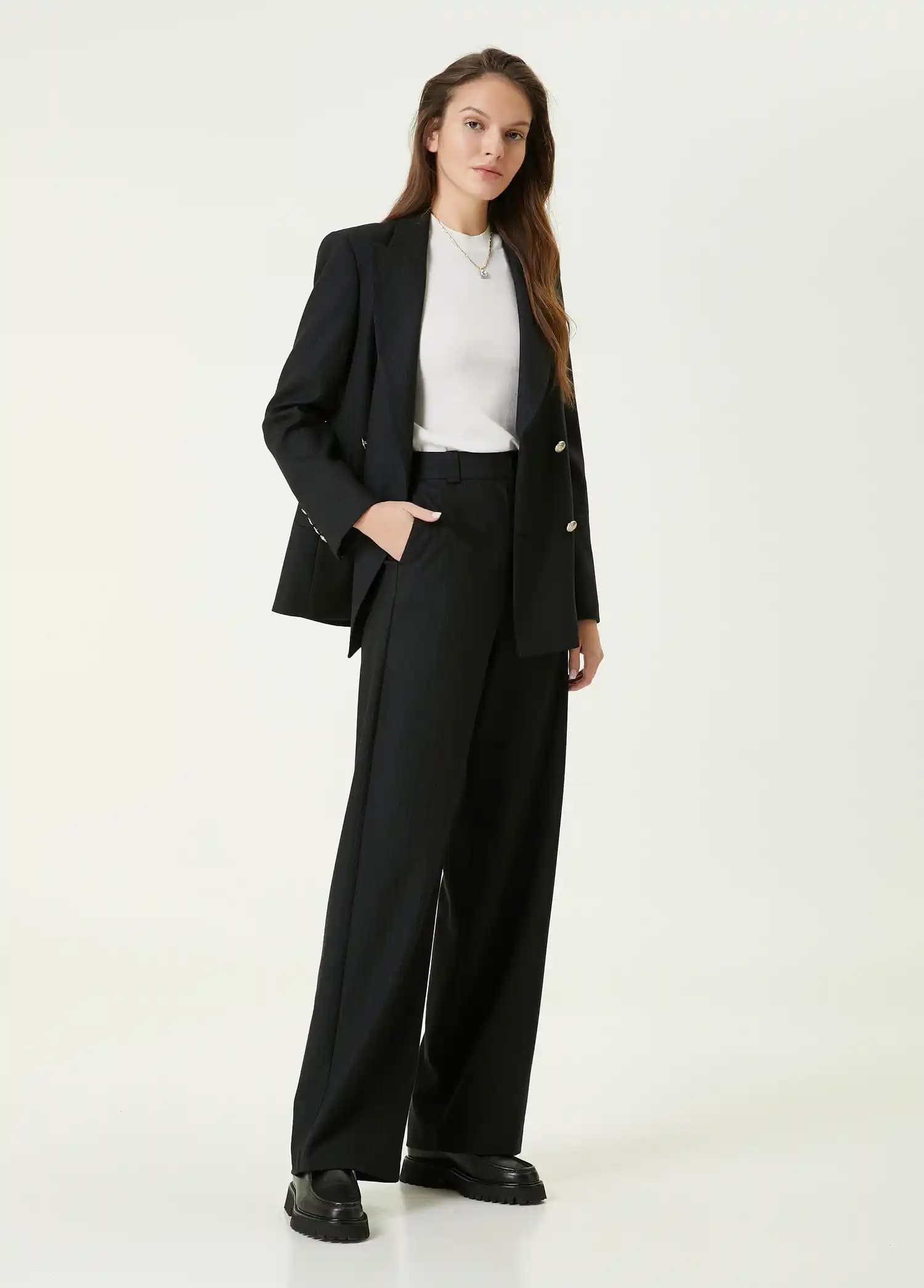 Beymen Pantolonlarıyla Şıklık ve Konforu Bir Arada Sunan Modern Koleksiyonlar