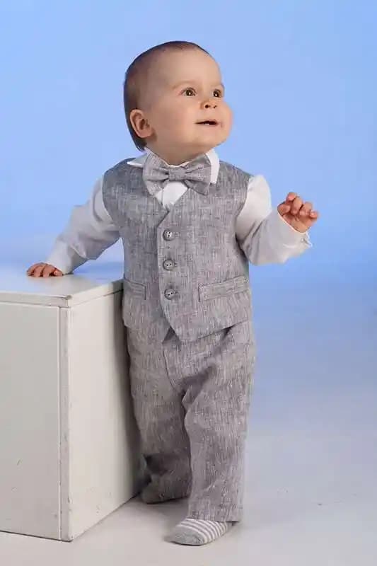 Bir Yaş Erkek Bebek Kıyafetleri: Konfor ve Şıklığın Uyumuyla Seçenekler