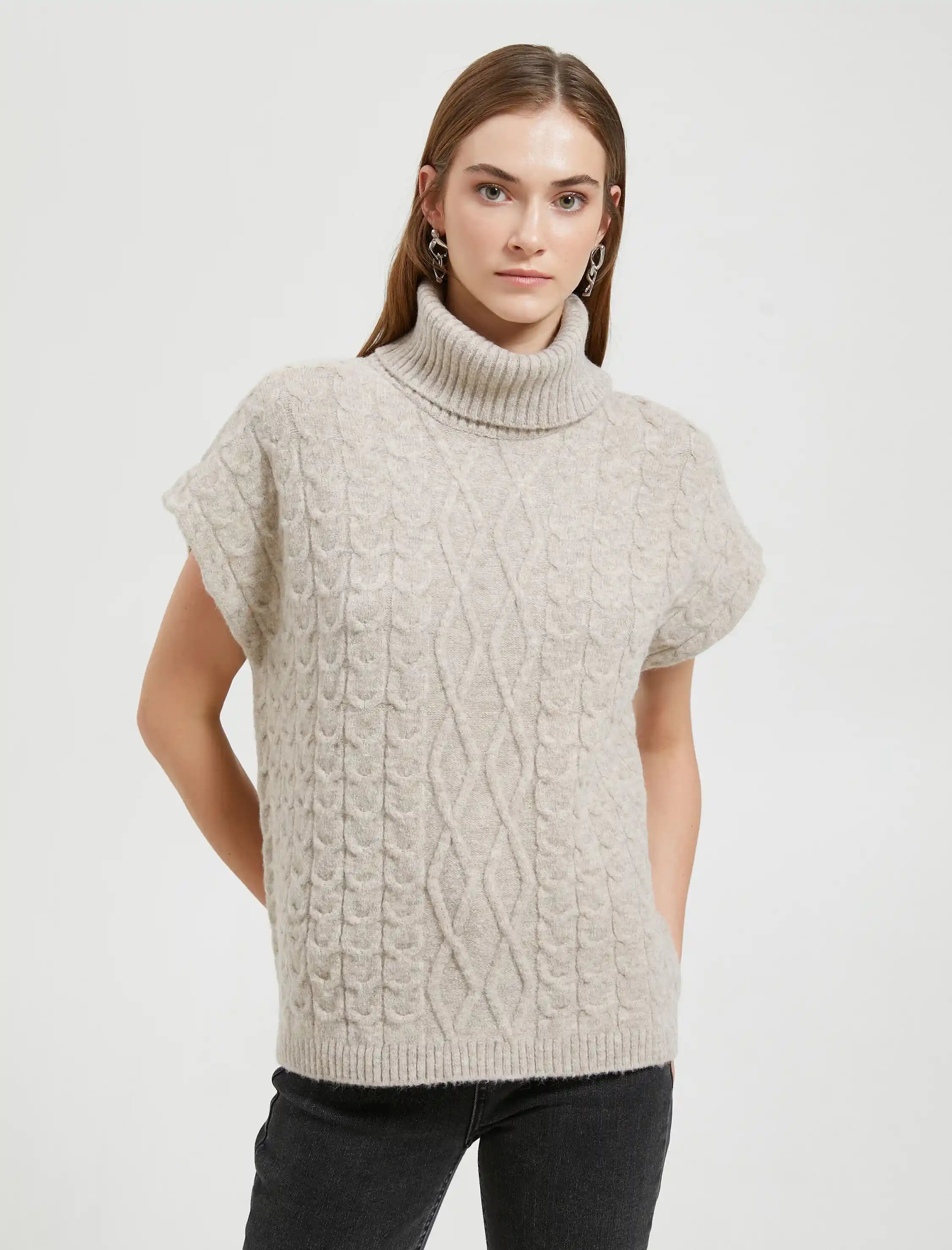 Boğazlı Süveter Modasında Güncel Trendler ve Stil İpuçları