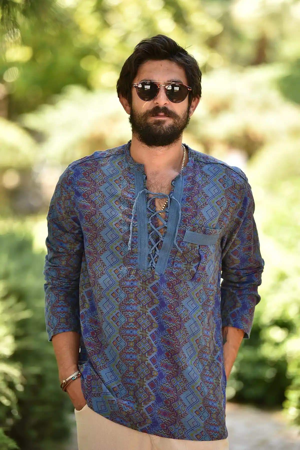 Bohem Erkek Stili: Sanat ve Özgünlüğün Buluştuğu Moda Trendleri ve Stil Önerileri