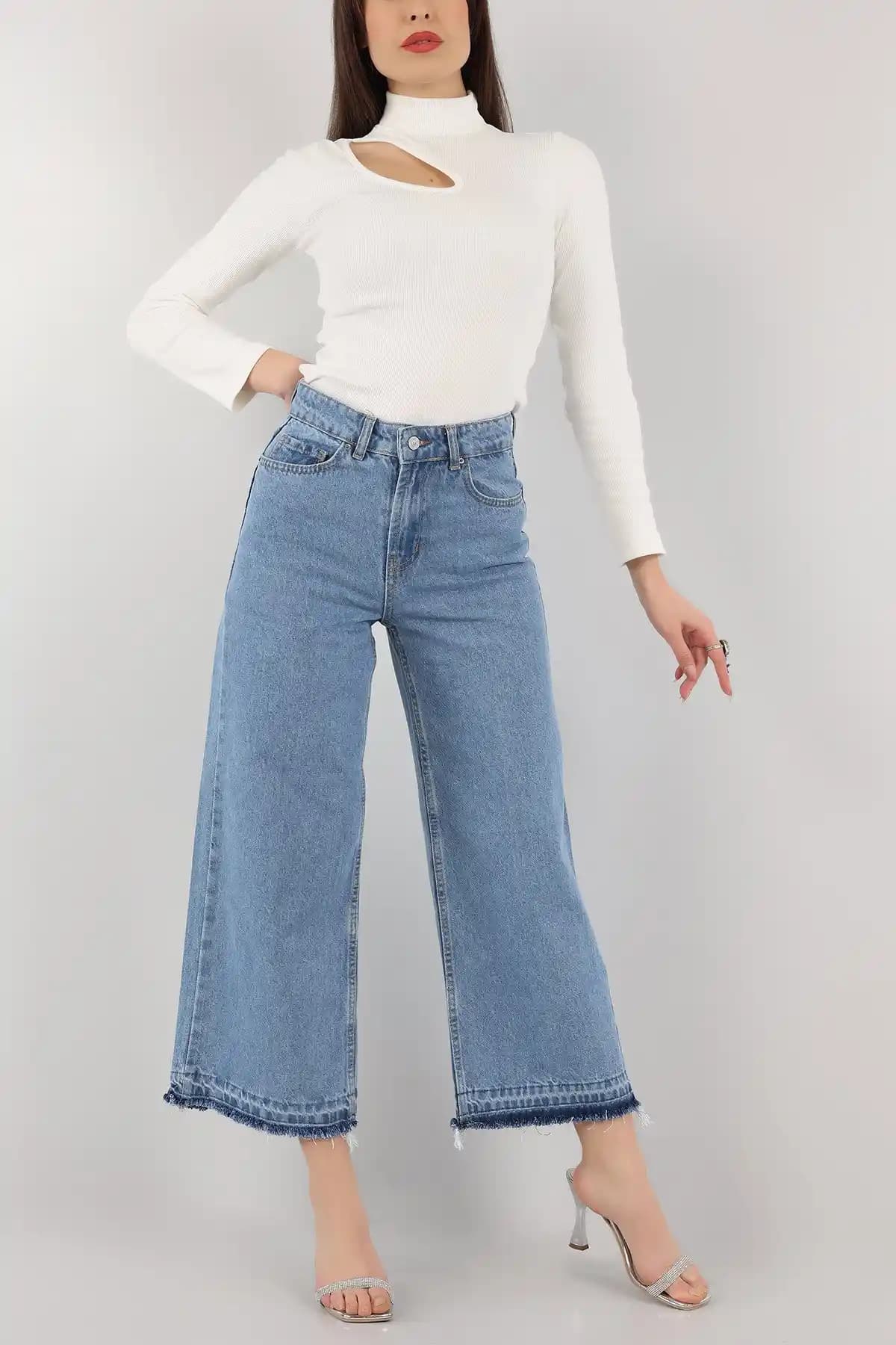 Bol Paça Bayan Kot Pantolonları: Moda ve Konforun Buluştuğu Güncel Trendler
