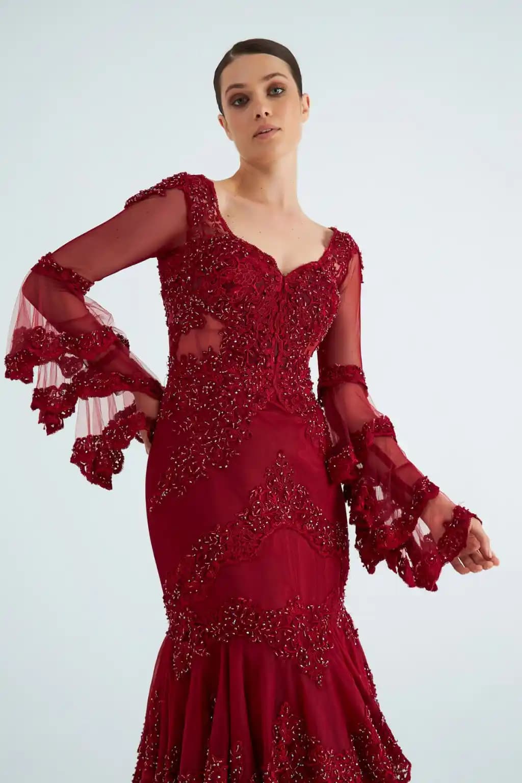 Bordo Kına Elbisesi Seçenekleri ve Moda Trendleri Hakkında Detaylı Bilgi