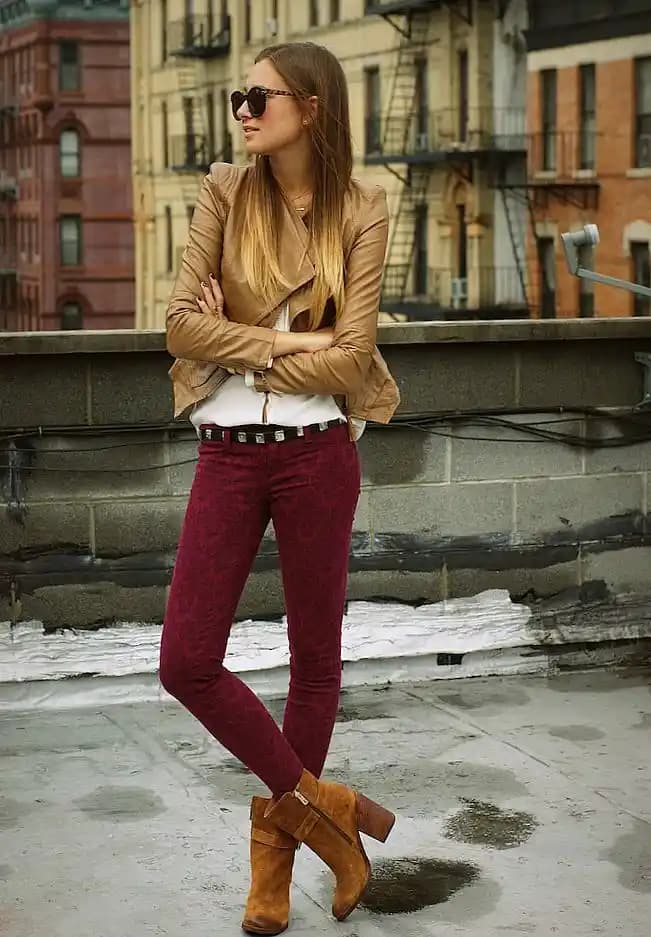 Bordo Pantolon Kombinasyonları: Günlük ve Şık Stiller İçin Modern Rehber