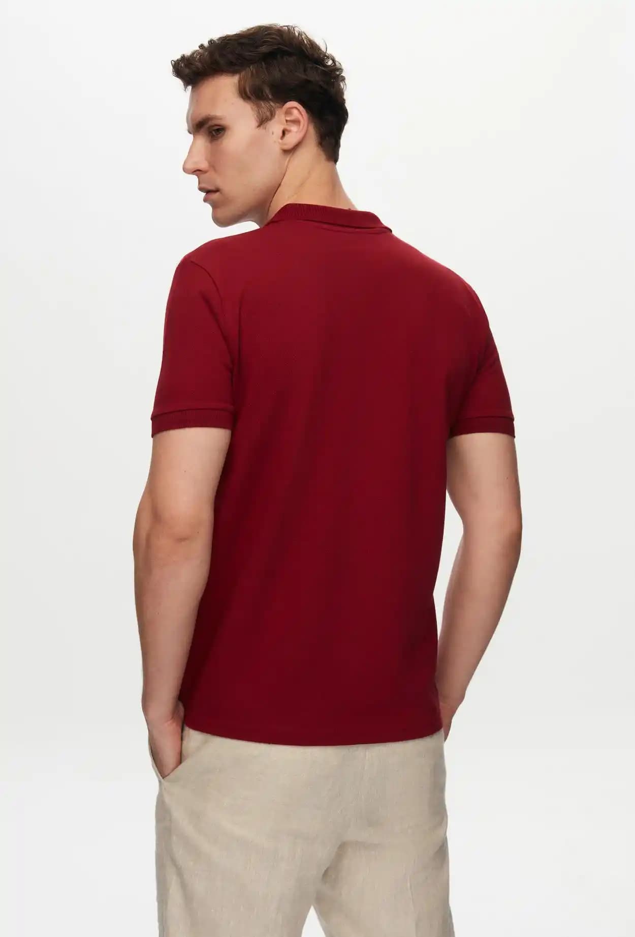 Bordo Pike Moda Dünyasında Zarafet ve Şıklığın Temsilcisi Olmaya Devam Ediyor