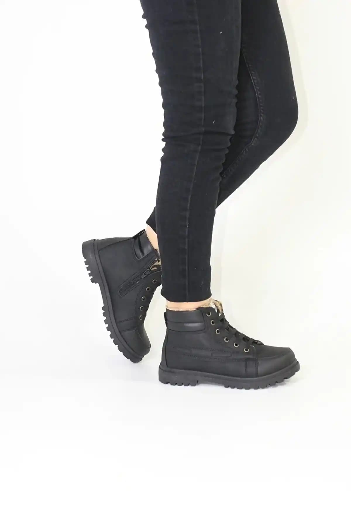 Bot Ayakkabılarının Moda Dünyasındaki Yeri ve Güncel Trendler Analizi