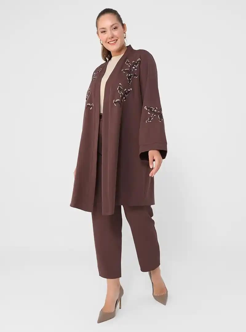 Büyük Beden Abiye Pantolon ve Ceket Takımlarında Modern ve Şık Trendler