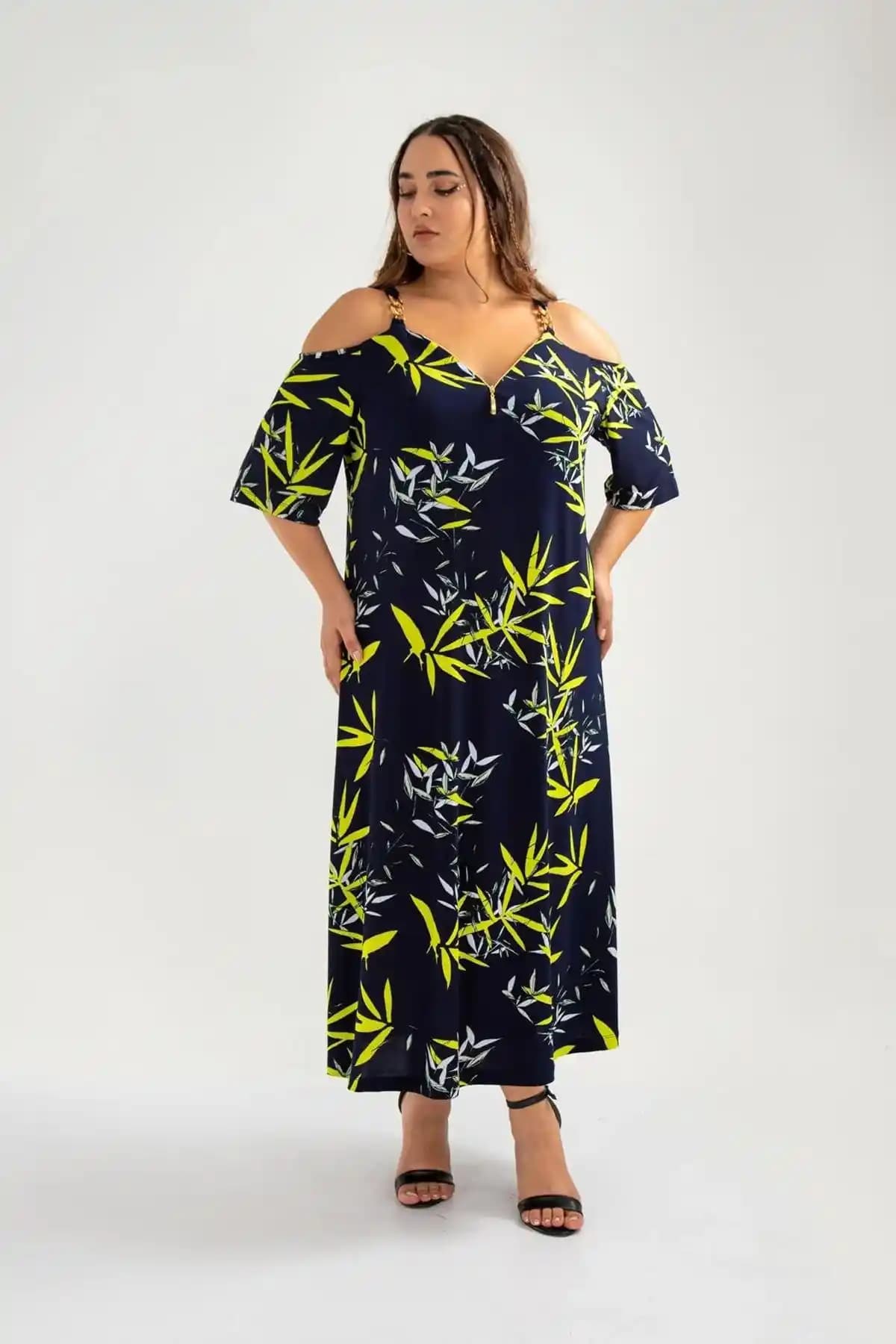 Büyük Beden Elbise Modelleri ve Güncel Trendler: Şıklık ve Konforun Bir Arada