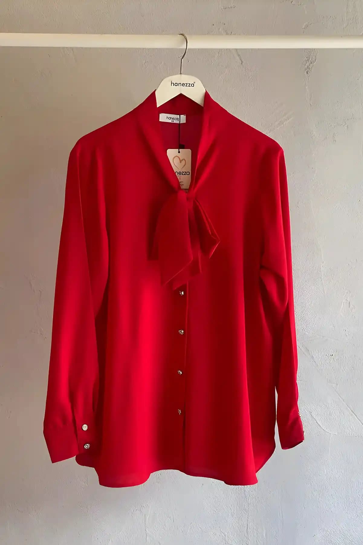 Büyük Beden Kravat Yaka Gömlekler: Şıklık ve Konforu Bir Arada Sunan Moda Seçenekleri