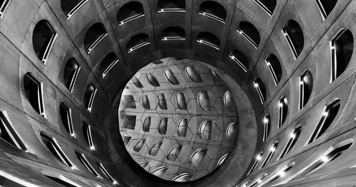 Büyük Beden Nişanlık Modelleri ve Trendleri: Şıklık ve Konforun Buluşması