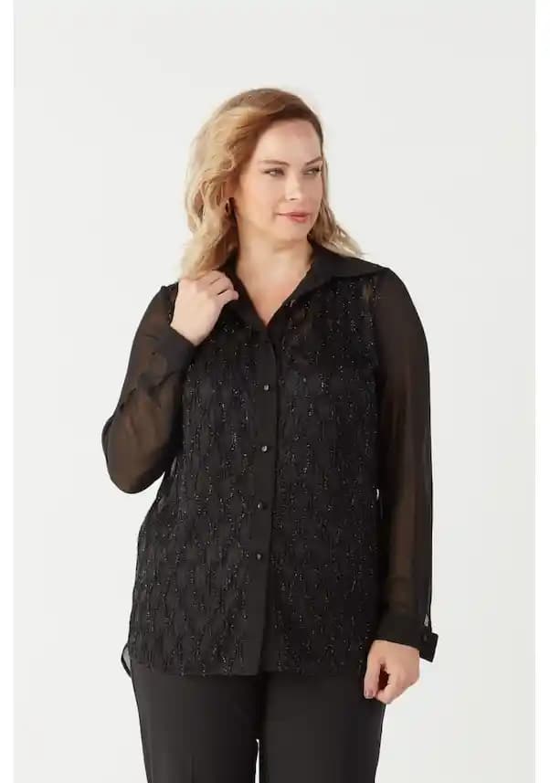 Büyük Beden Şık Gömlekler: Konfor ve Şıklığın Modern Buluşması