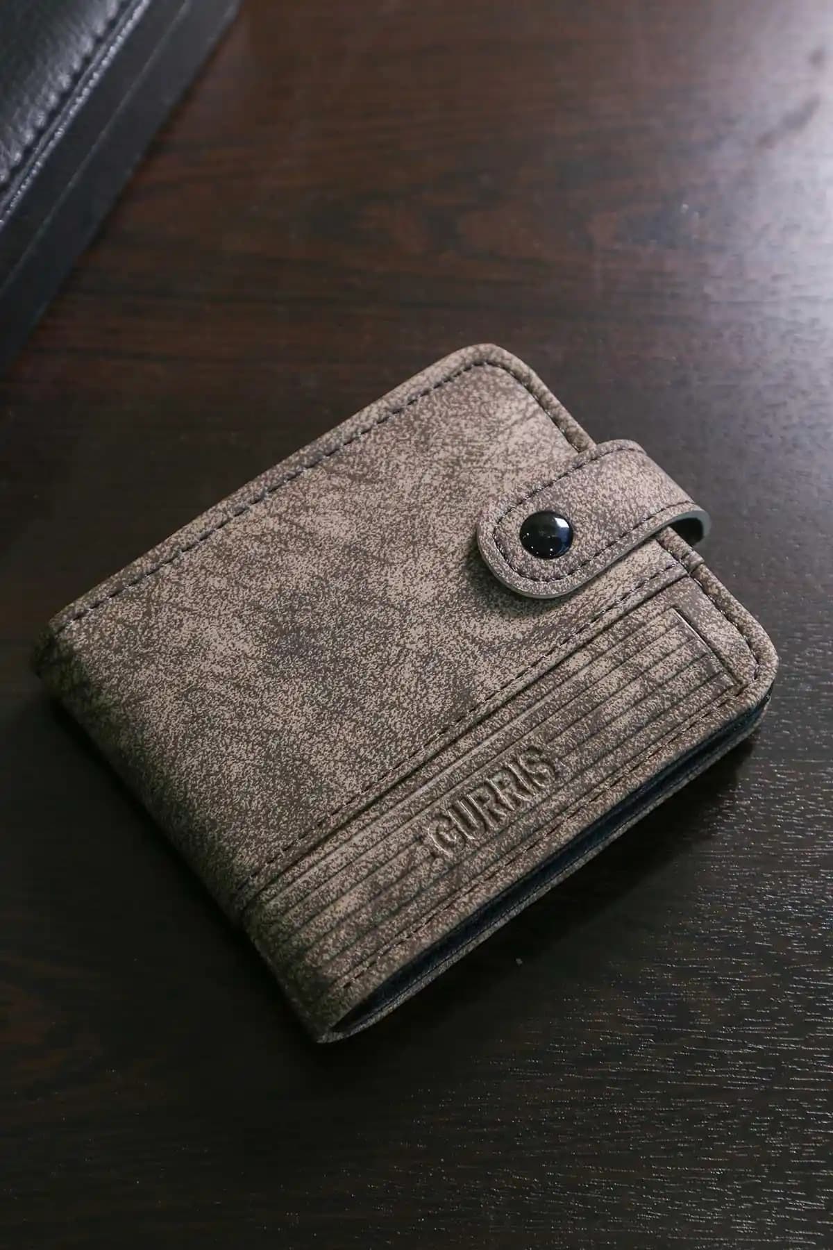 Büyük Boy Erkek Cüzdanları: Moda ve İşlevselliğin Modern Buluşması