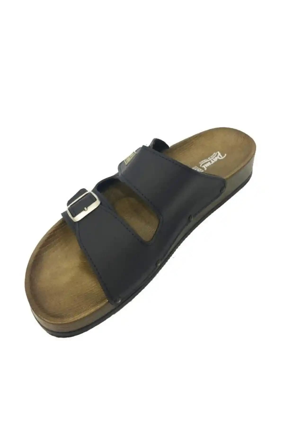 Büyük Numara Terlik Modası ve Konforun Bir Arada Sunulduğu Güncel Trendler