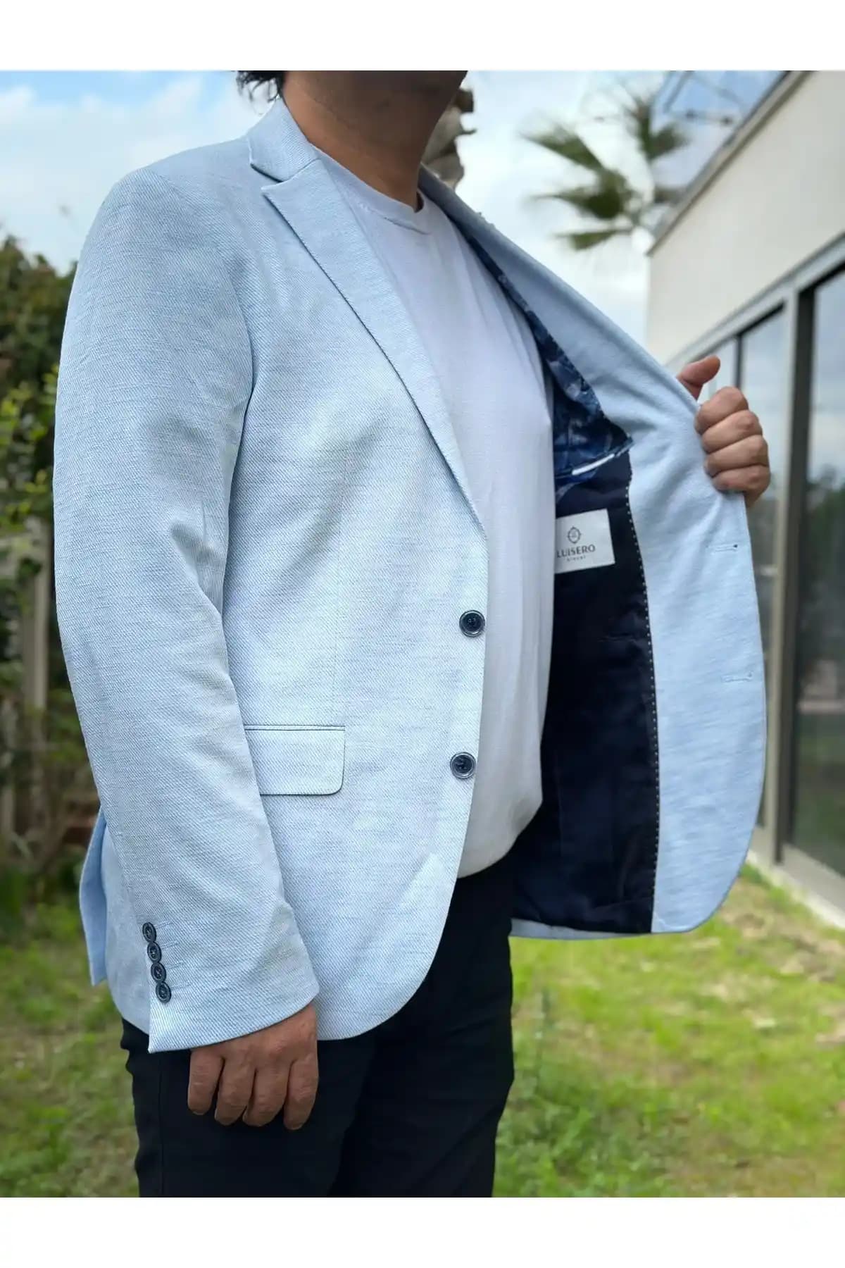 Buz Mavisi Erkek Ceketleri: Moda Trendleri ve Stil Önerileri