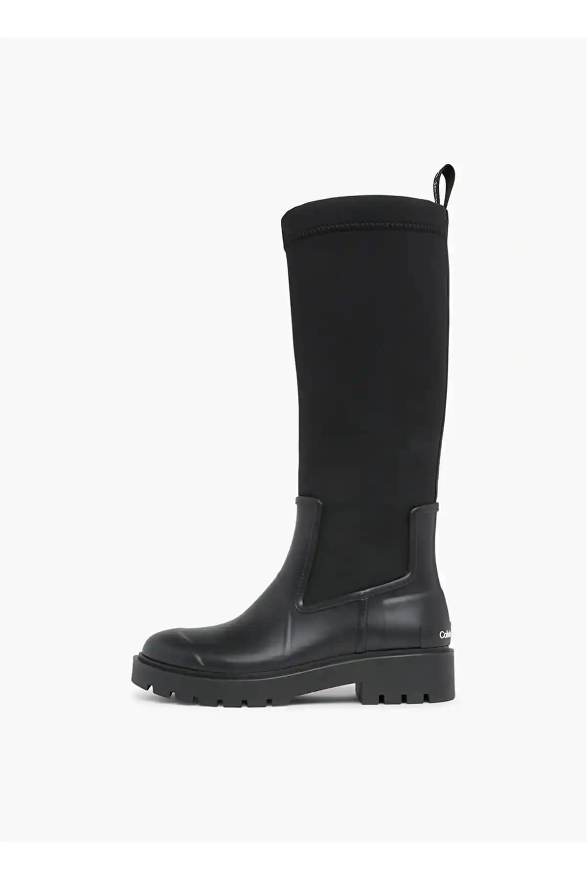 Calvin Klein Çizme Koleksiyonu: Şıklık ve Konforu Bir Arada Sunan Modeller