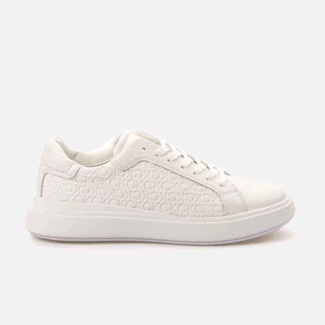 Calvin Klein Erkek Sneakers: Modern Tasarım ve Yüksek Konfor Sunan Modeller