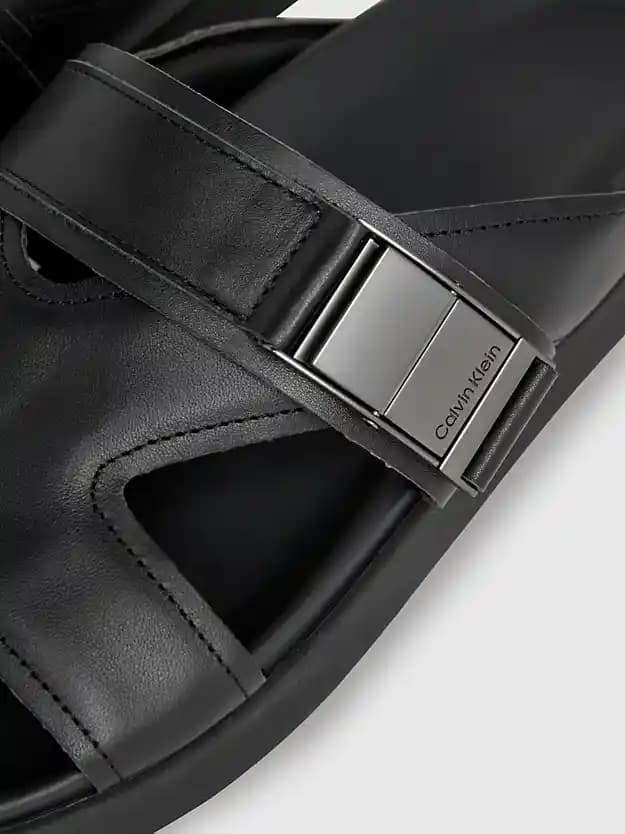 Calvin Klein Sandaletler: Modern ve Şık Tasarımlarla Yaz Aylarında Konfor ve Stil