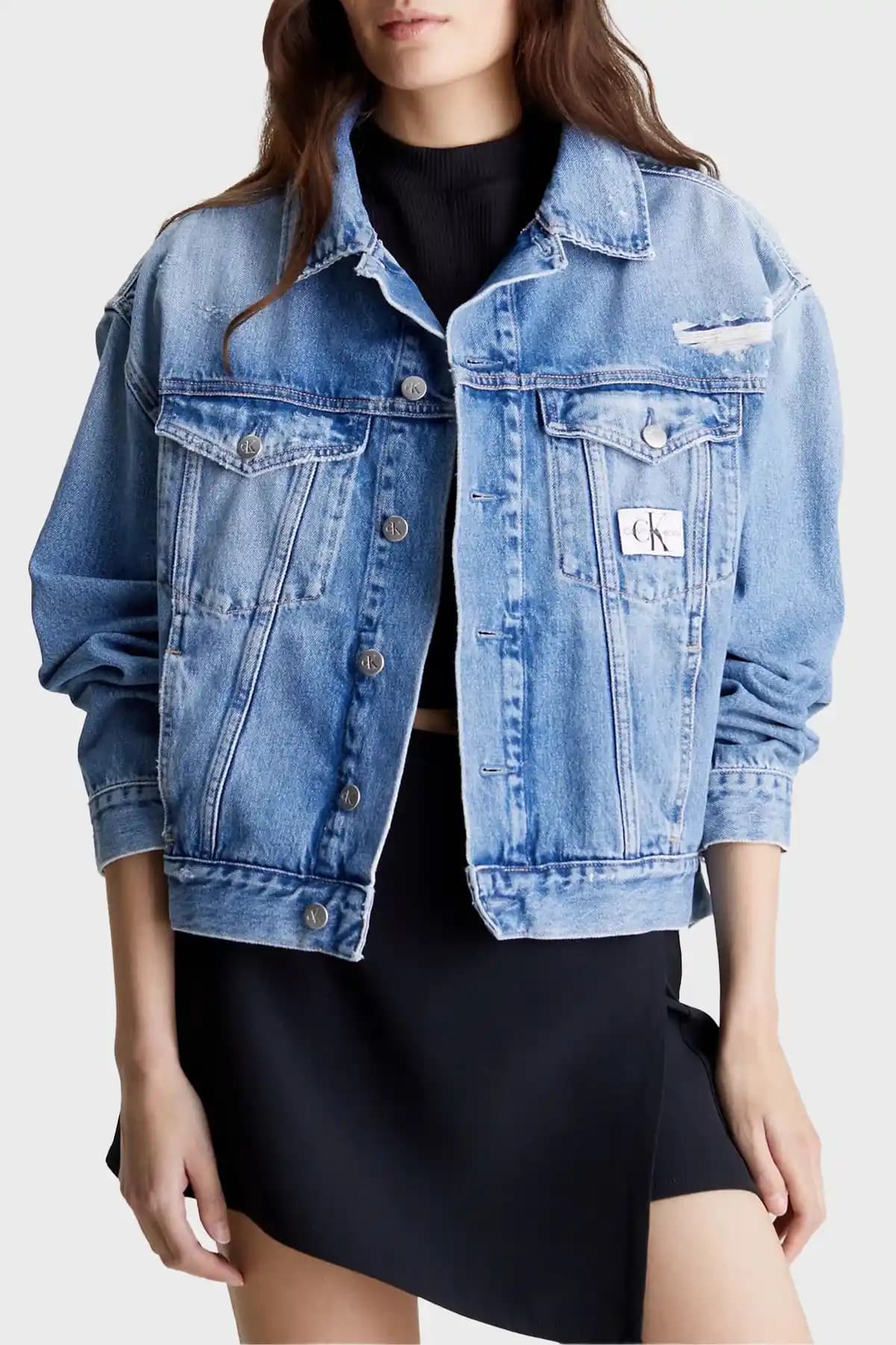 CK Kot Ceket Nedir? Moda Dünyasında Zamansız ve Çok Yönlü Bir Parça