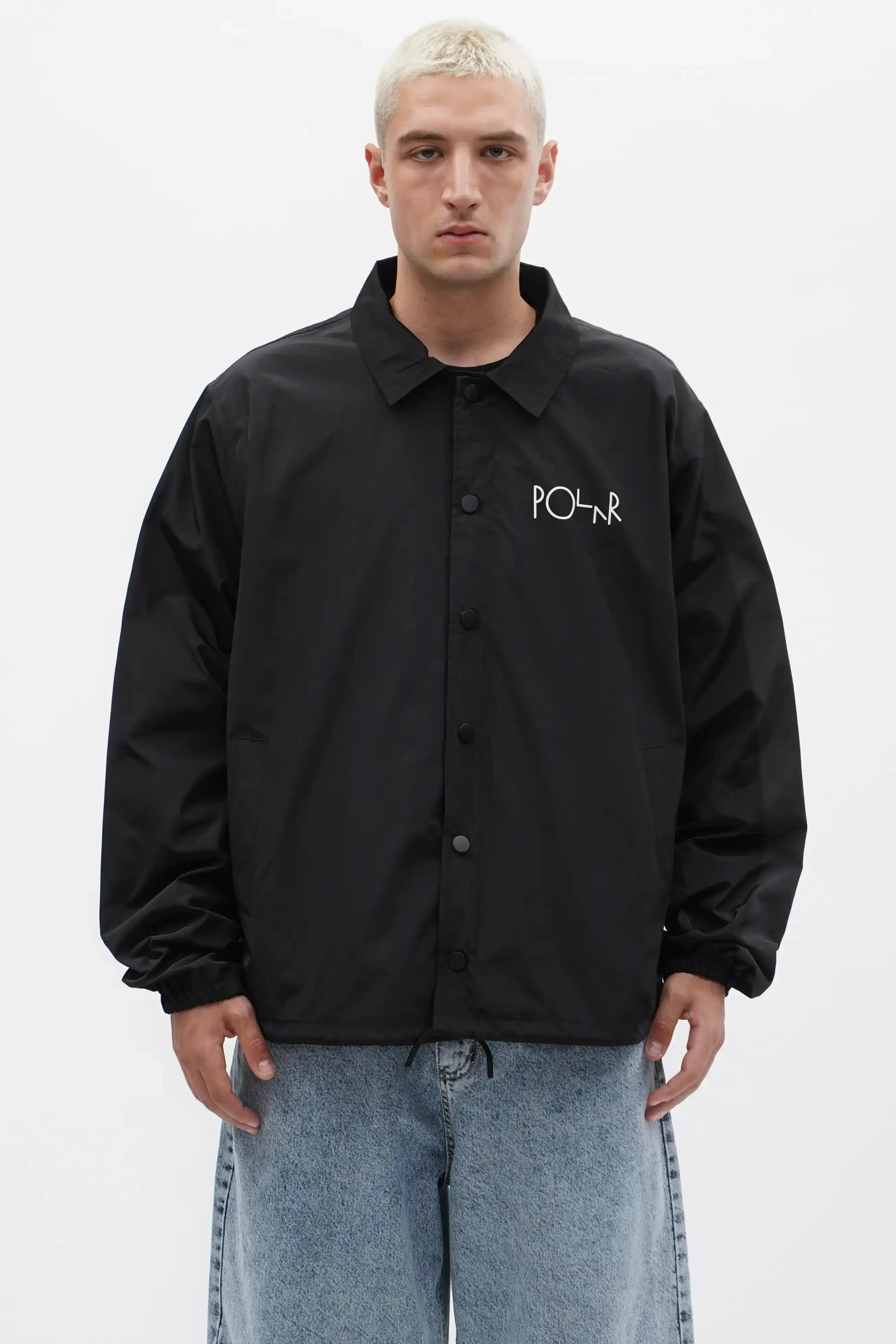 Coach Ceketleri Moda Dünyasında Zamansız Şıklık ve Çok Yönlülük Sunar