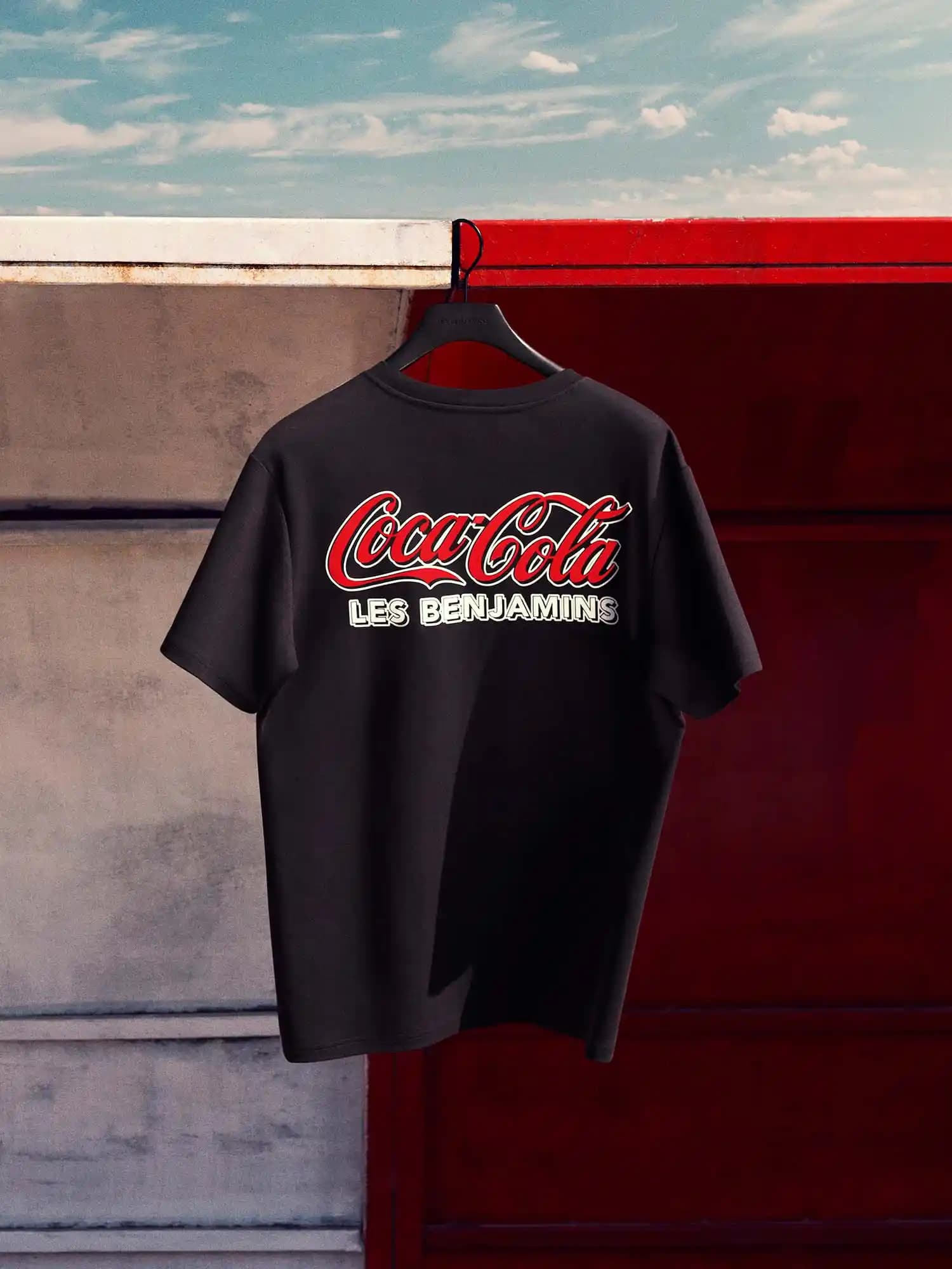 Coca Cola ve Les Benjamins İş Birliği Moda Dünyasında Yenilikçi ve Sürdürülebilir Tasarımlar