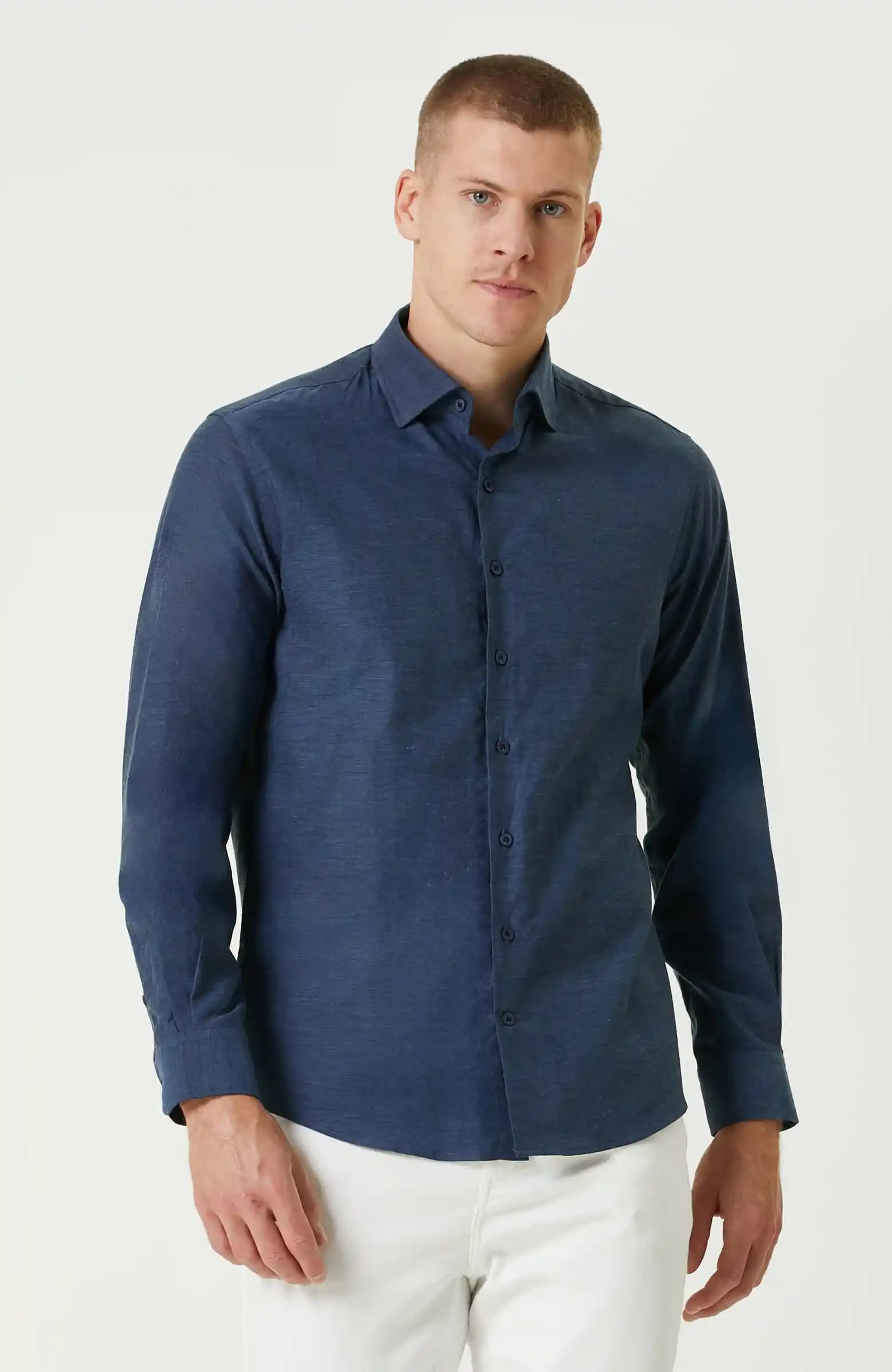 Comfort Fit gömlekler: Rahatlık ve Şıklığın Modern Buluşması