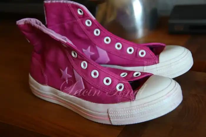Converse Ayakkabı Boyama ile Kendi Tarzınızı Yaratmanın Yolları ve Teknikleri
