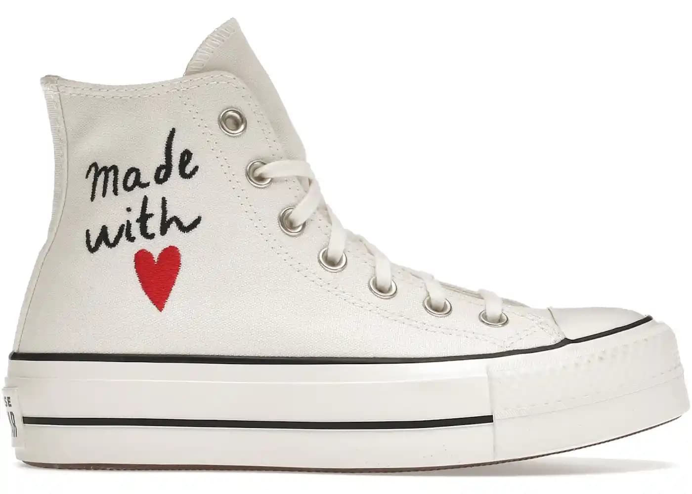 Converse Markasının Moda Dünyasındaki Yeri ve Sevgiyle Tasarlanan Ürünlerin Önemi