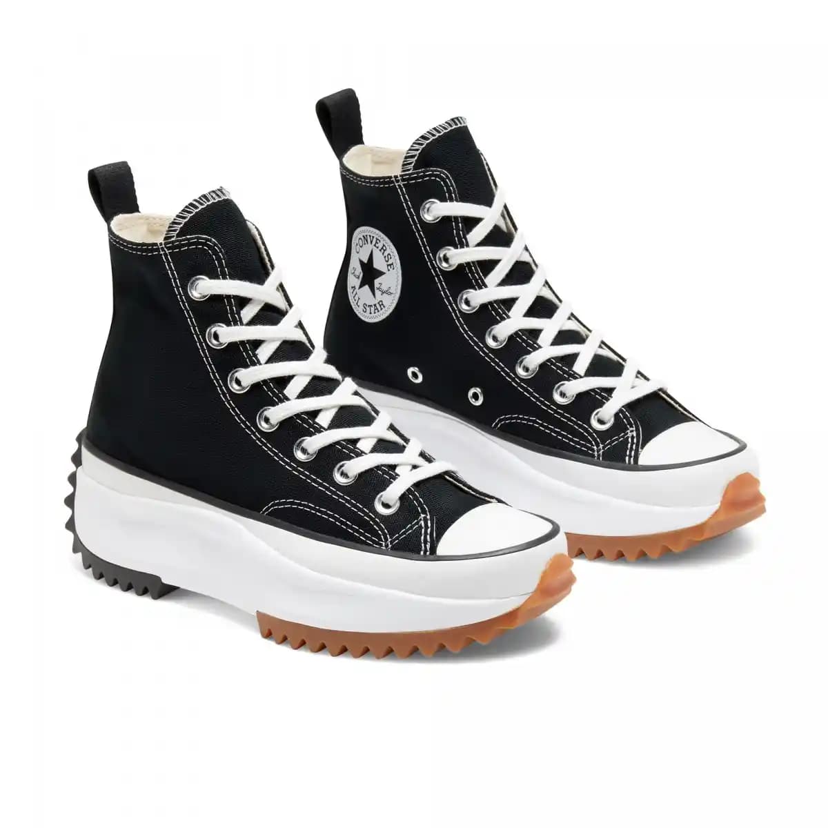 Converse Run Star High Moda Dünyasında Cesur ve Çok Yönlü Bir Ayakkabı Seçeneği