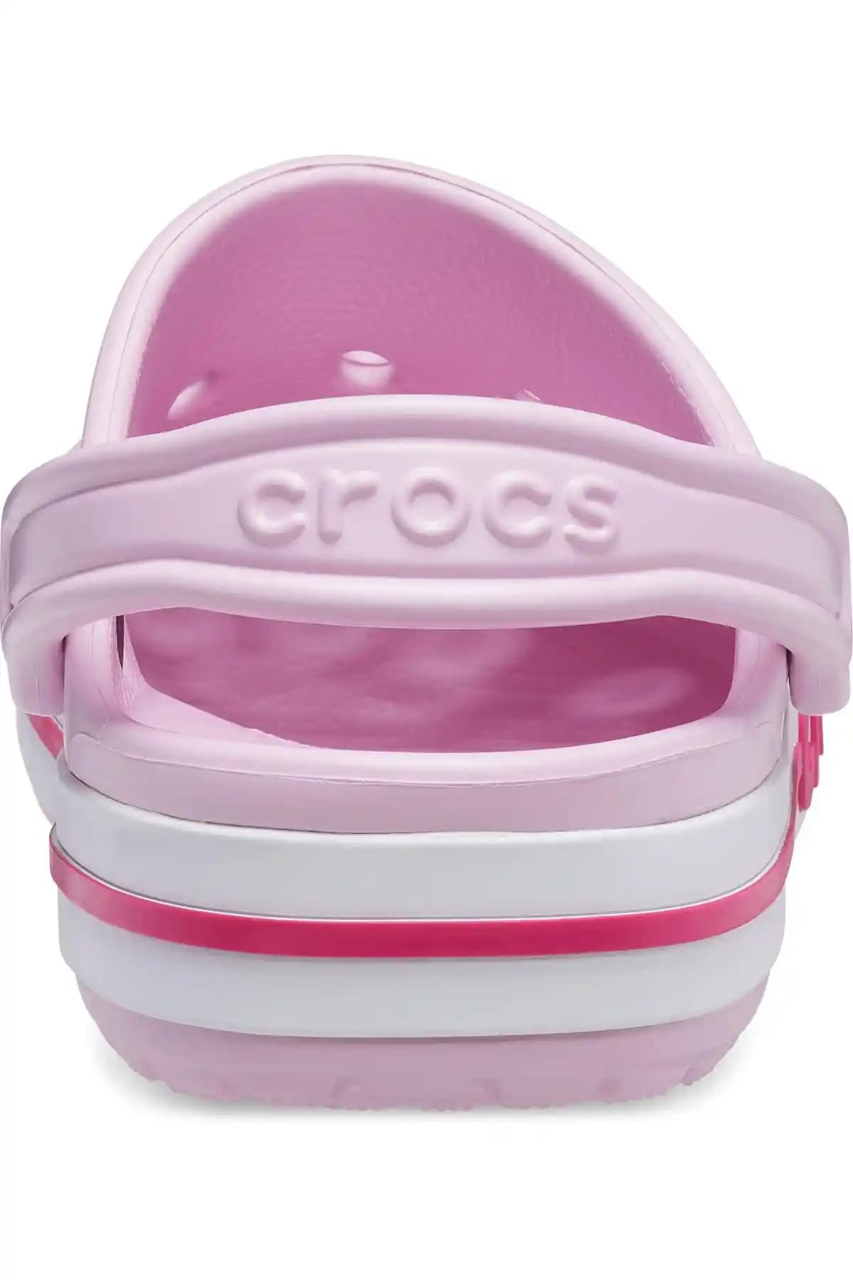 Crocs Bayaband Pembe: Moda ve Konforu Bir Arada Sunan Renkli Ayakkabı Seçeneği