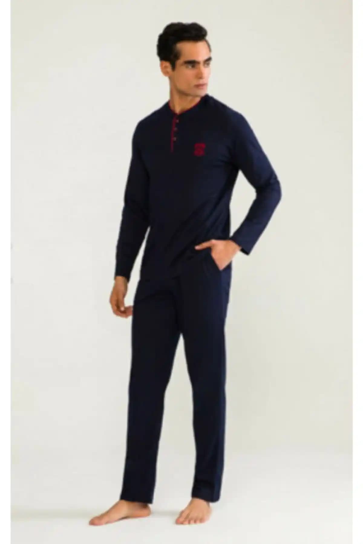 D's Damat Pijama Takımı: Modern Tasarımlar ve Konforlu Ev Giyim Seçenekleri