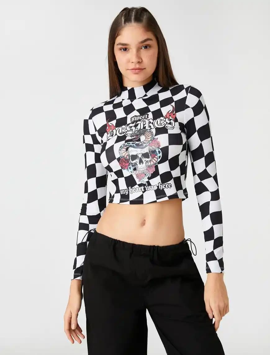 Damalı Tişörtler Moda Dünyasında Zamansız ve Şık Bir Tercihtir