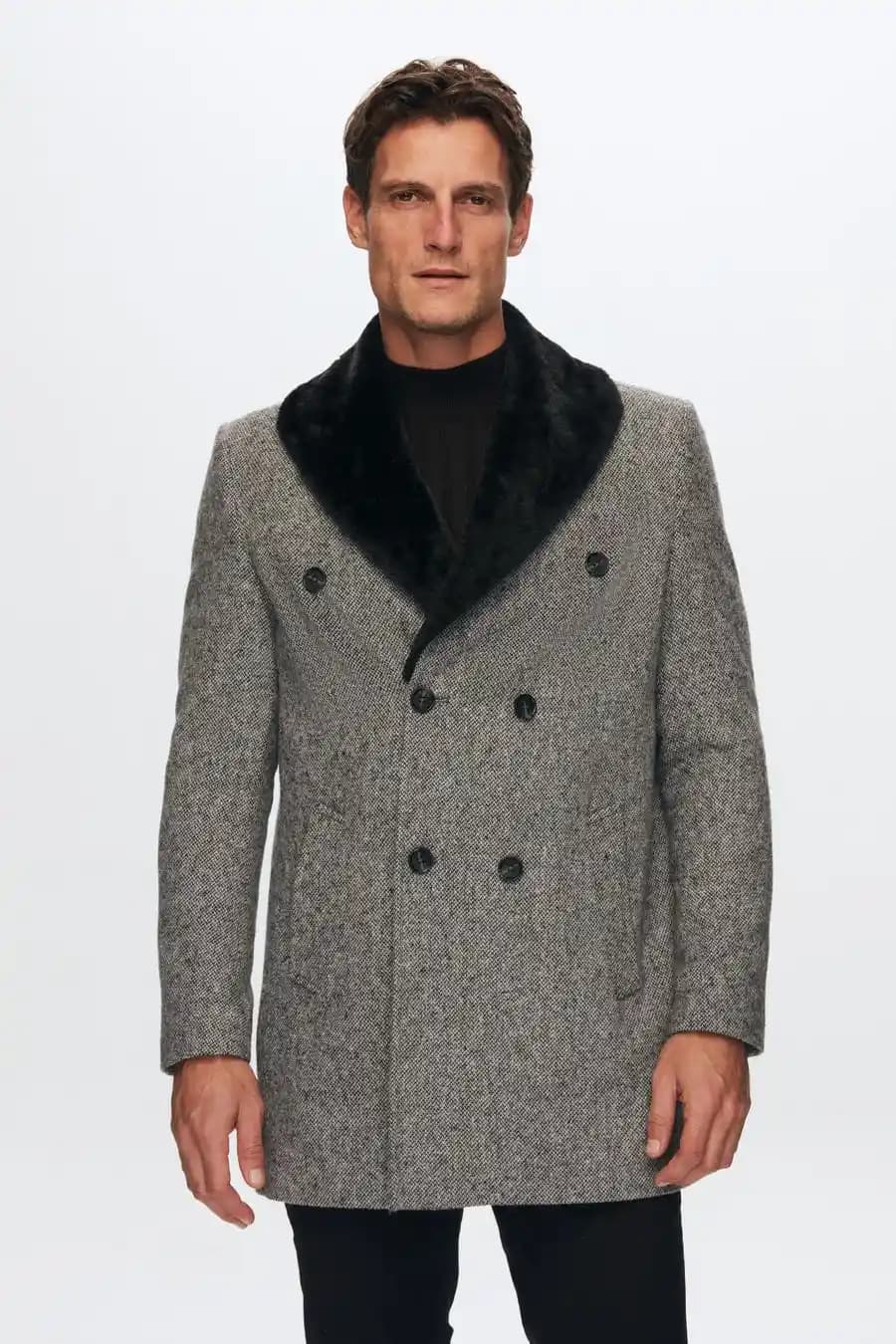 Damat Erkek Kabanları: Şıklık ve Fonksiyonellik Sunan Modern Kış Giyim Seçenekleri