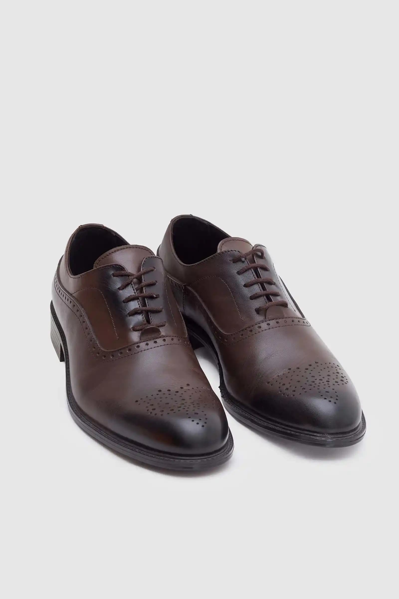 Damat Kundura Seçiminde Stil ve Konforu Dengede Tutmanın Yolları