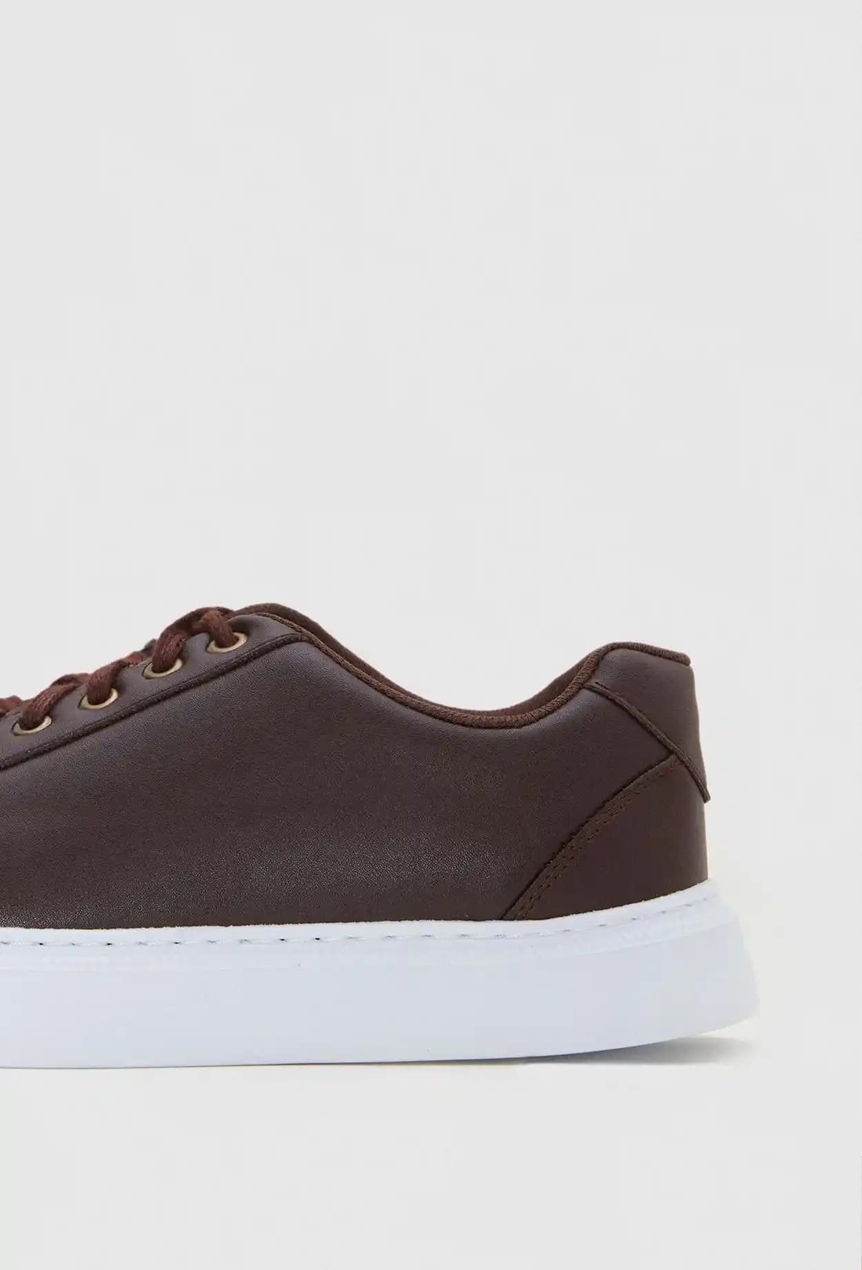 Damat Sneaker Modelleriyle Şıklık ve Rahatlığı Bir Arada Yakalayın