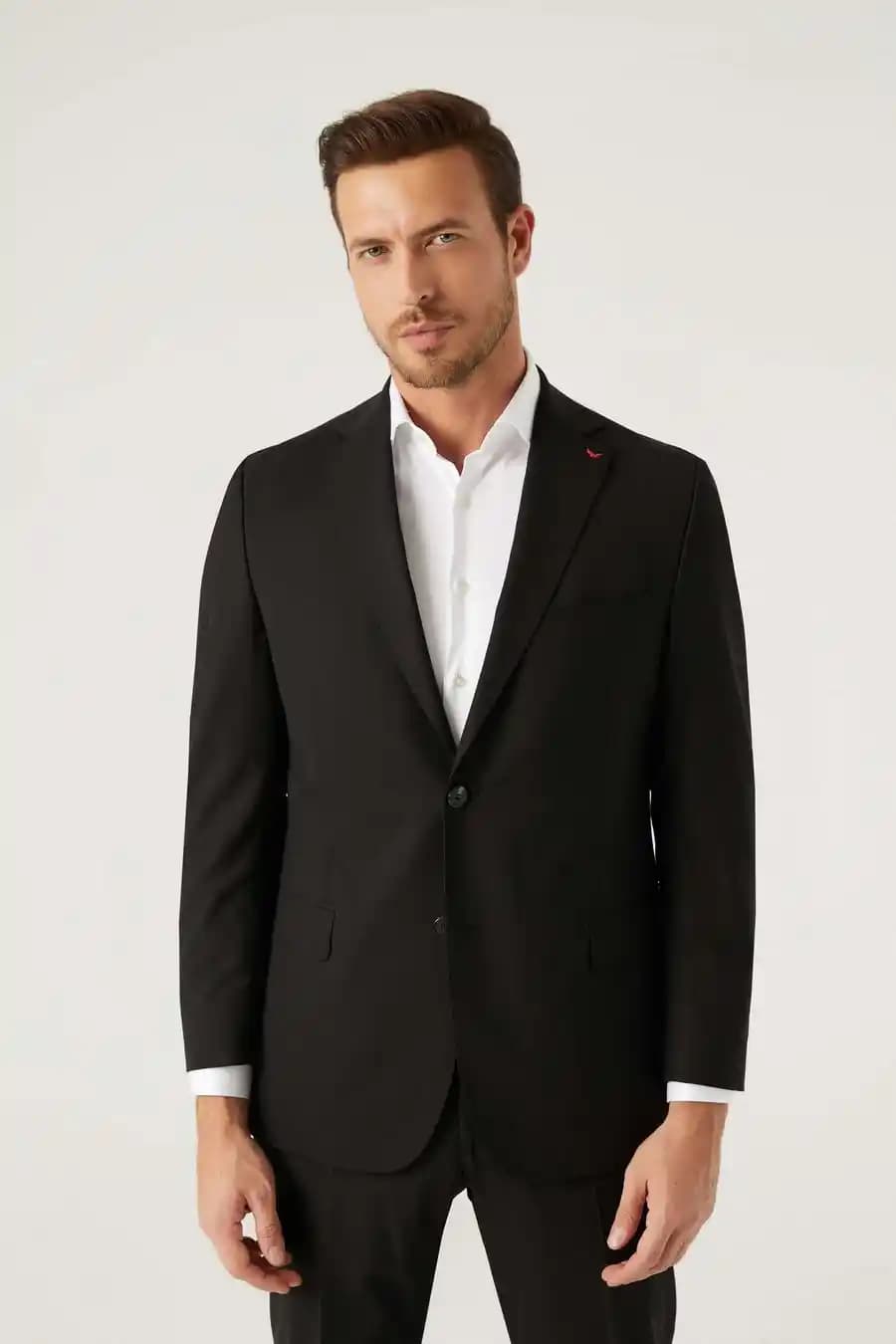 Damat Spor Takım Elbise: Modern Şıklık ve Rahatlık Sunan En Güncel Trendler
