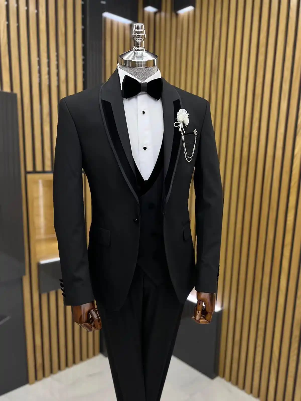 Damatlık Takım Elbise Seçimi ve Bakımı İpuçlarıyla Şıklığınızı Artırın