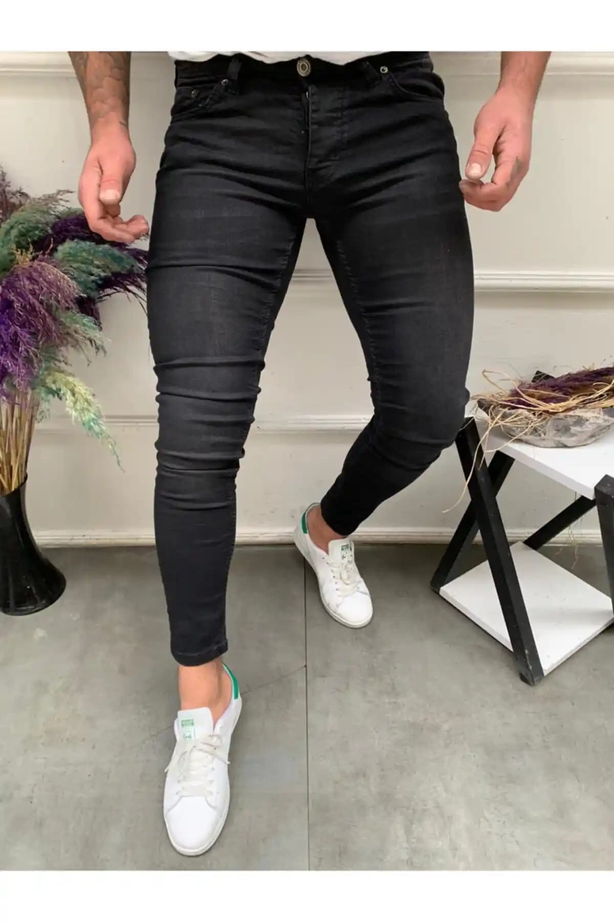 Dar Erkek Pantolonlarının Moda Evrimi ve Stil İpuçlarıyla Modern Kombinasyonlar