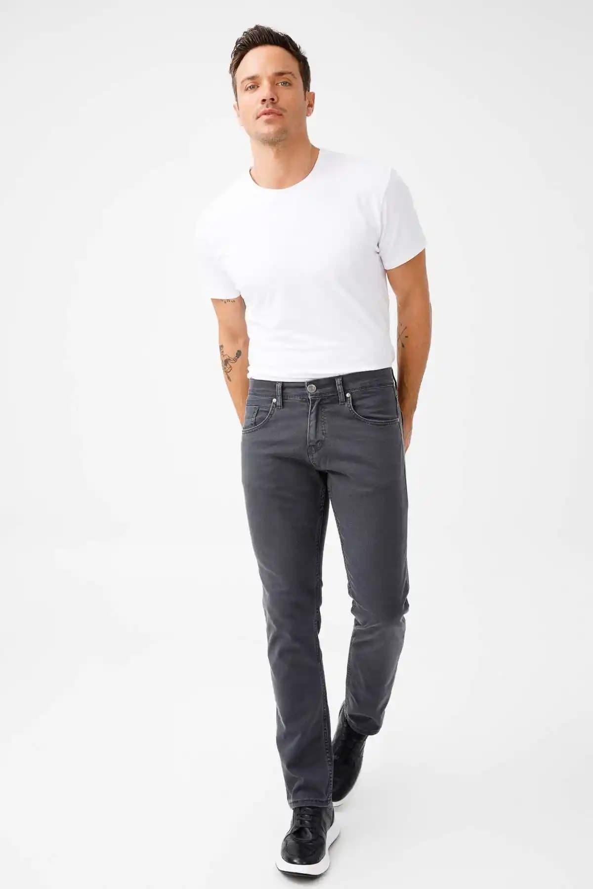 Dar Kalıp Slim Fit Modası: Modern ve Şık Giyim Trendleri ve Stil İpuçları