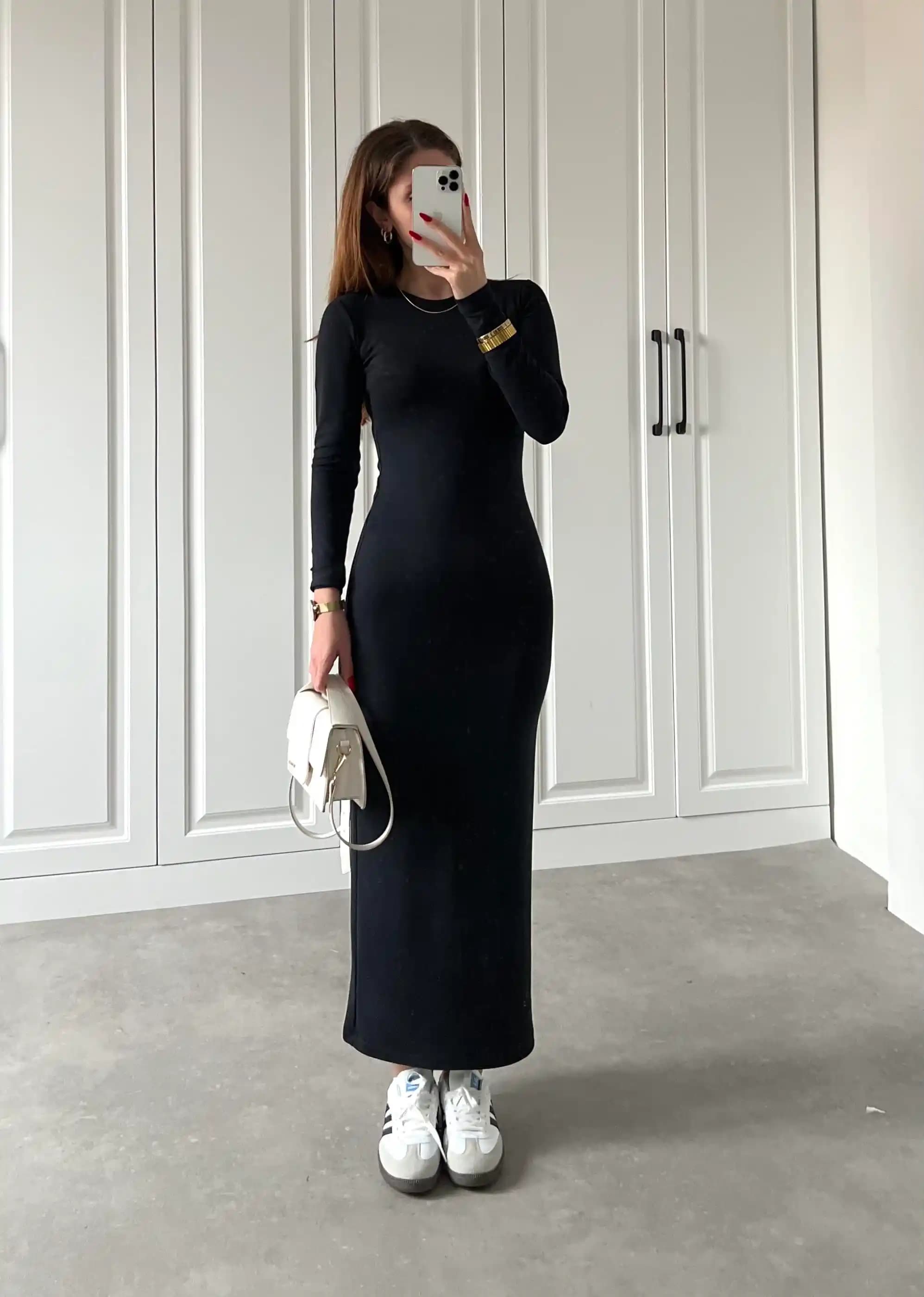 Dar Kesim Uzun Elbise Modasında Güncel Trendler ve Stil Önerileri