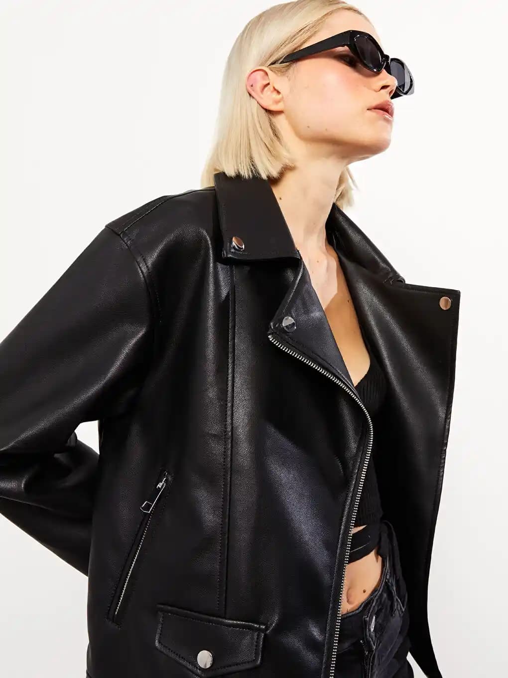 Deri Manto Modası 2024: Trendler, Kombinasyonlar ve Bakım Önerileri