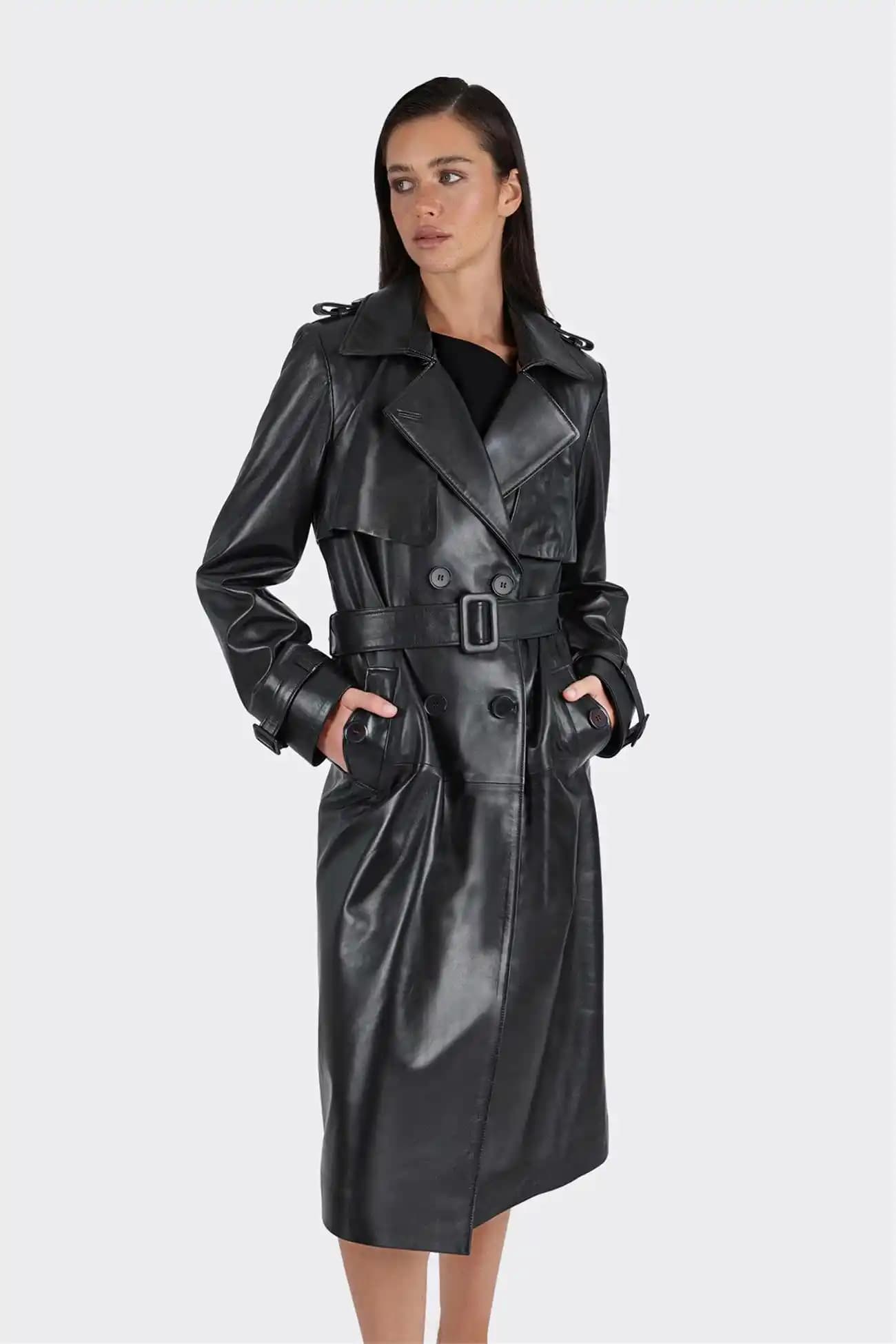 Deri Trençkotların Moda Dünyasındaki Yeri ve Stil İpuçları