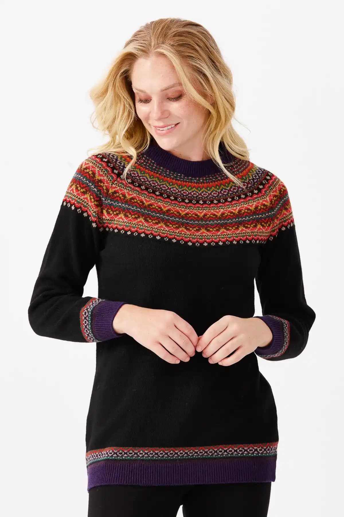 Desen Triko ve Yün Kazaklar: Kış Modasında Sıcak ve Şık Bir Seçenek