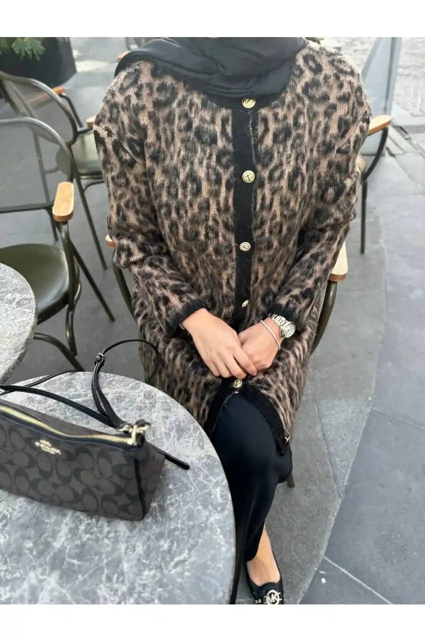 Desenli Hırka Modelleriyle Stilinizde Fark Yaratın Güncel Trendler ve Kombin İpuçları