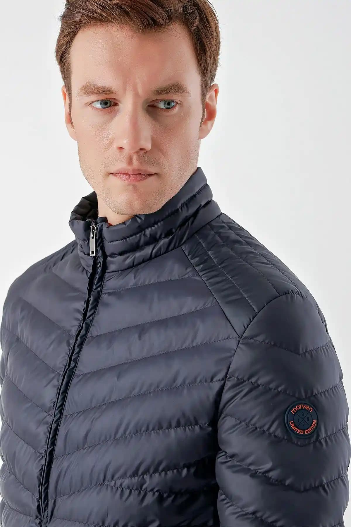 Dinamik Erkek Montları: Modern Tarz ve Fonksiyonelliğin Buluşması