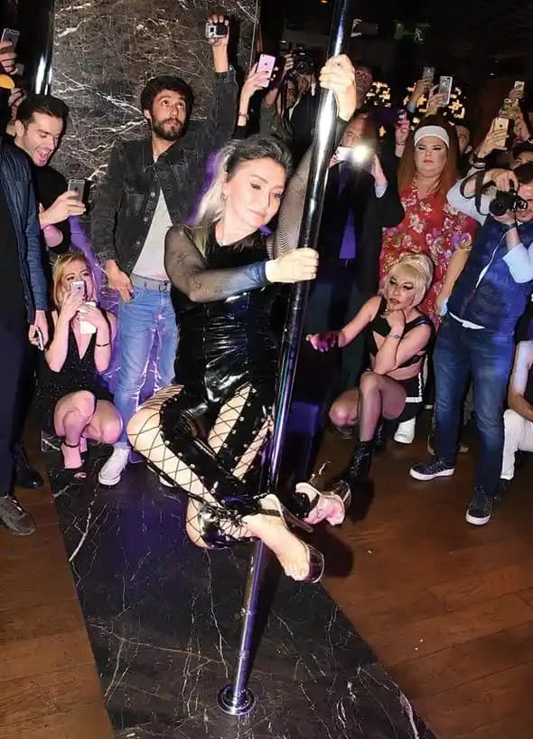 Direk Dansı Kıyafetleri Moda Dünyasında Yeni Trendler ve Stil Önerileri