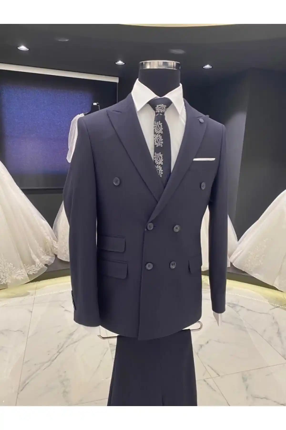 Dış Takım Elbise Seçimi ve Moda Trendleri: Şıklık ve Zarafetin Anahtarı